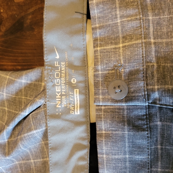 Nike dri fit golf shorts. Sz 36 - Picture 3 of 3